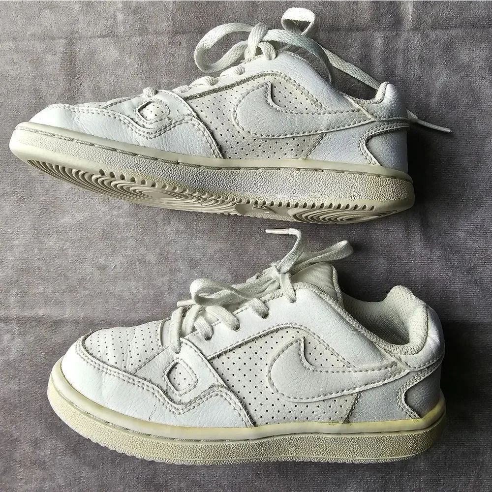 Boy's NIKE Court Borough Low 2 Sneakers Shoes Size 11.5C
